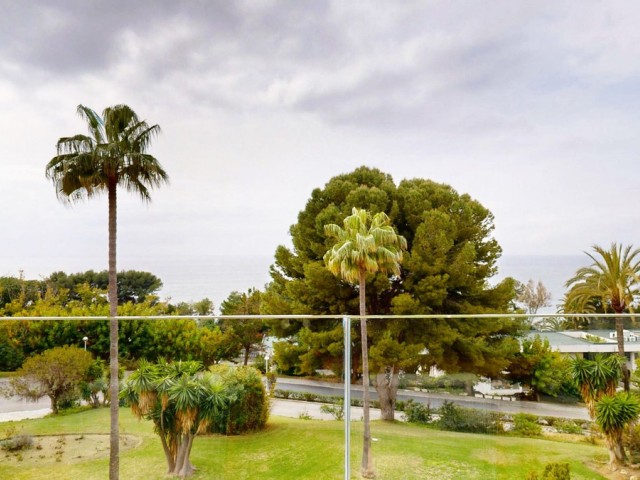 4 Bedrooms Apartment in Marbella