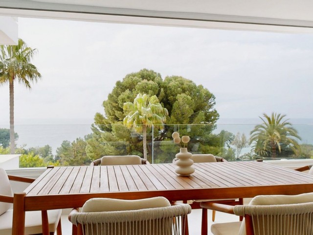 4 Bedrooms Apartment in Marbella