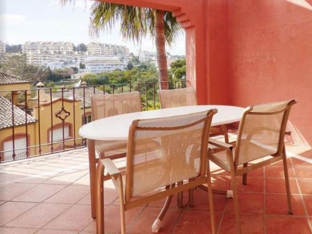 2 Bedrooms Apartment in Puerto Banús