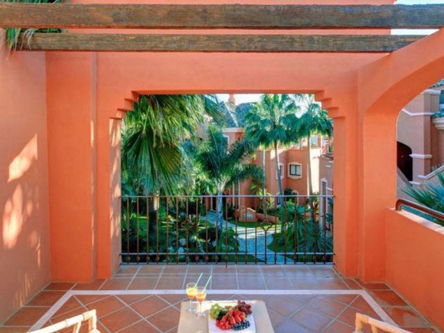 2 Bedrooms Apartment in Puerto Banús