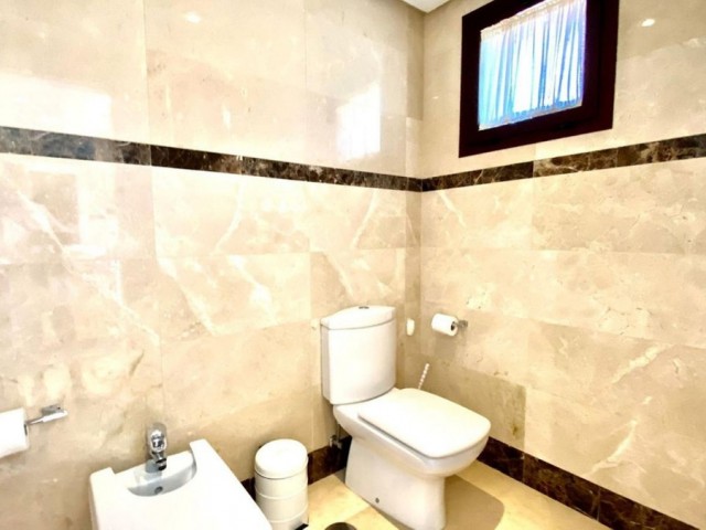 2 Bedrooms Apartment in Puerto Banús