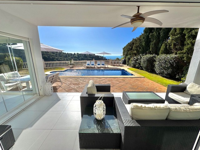 Villa avec 5 Chambres  à Calahonda