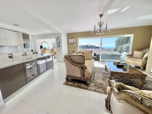 5 Bedrooms Villa in Calahonda