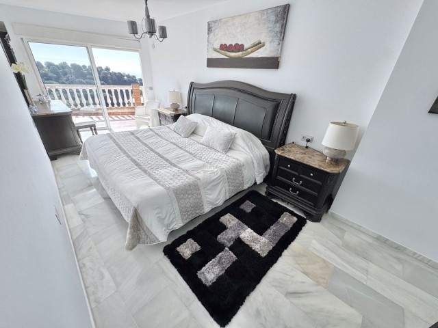 5 Bedrooms Villa in Calahonda