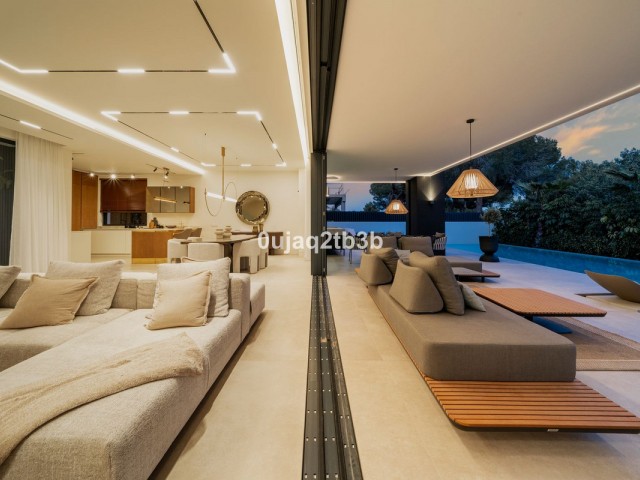 4 Bedrooms Villa in Nagüeles