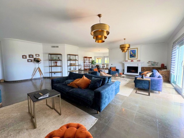 5 Bedrooms Villa in Sotogrande Alto