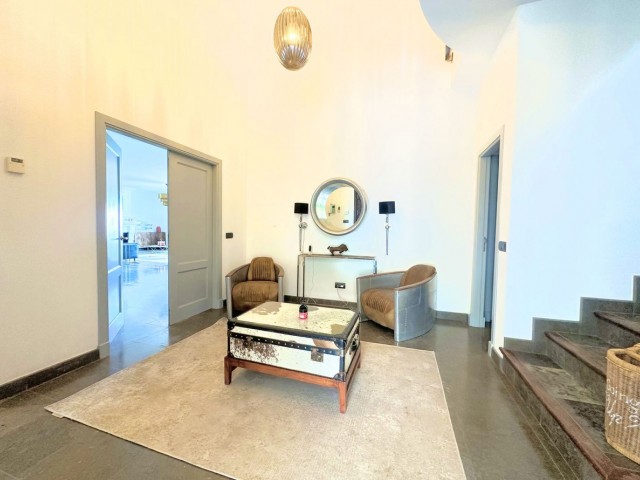 5 Bedrooms Villa in Sotogrande Alto