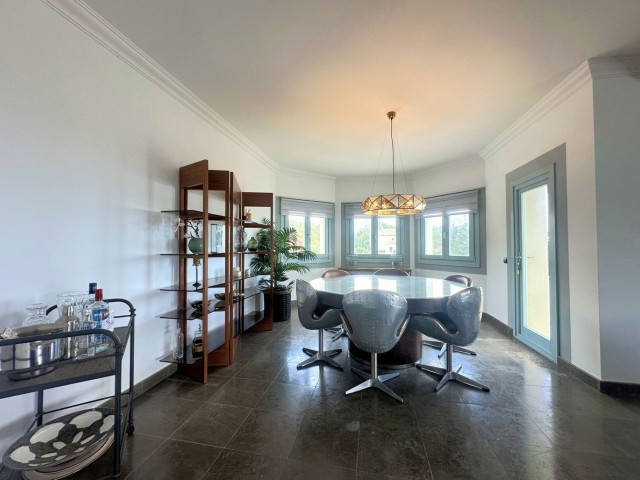 5 Bedrooms Villa in Sotogrande Alto