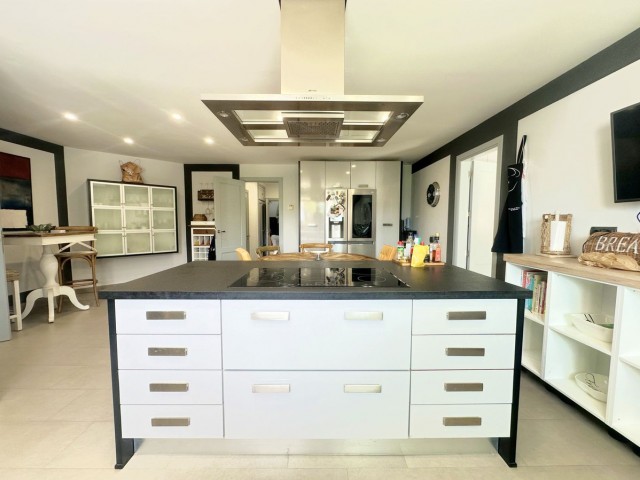 5 Bedrooms Villa in Sotogrande Alto