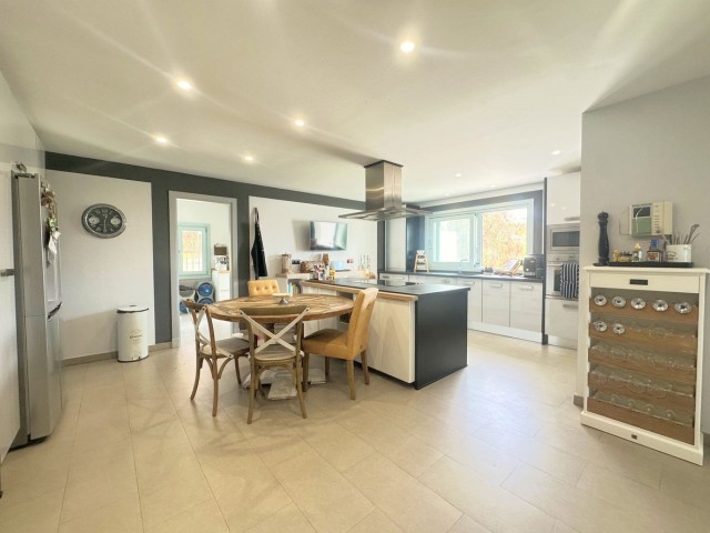 5 Bedrooms Villa in Sotogrande Alto