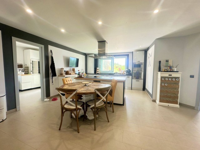 5 Bedrooms Villa in Sotogrande Alto