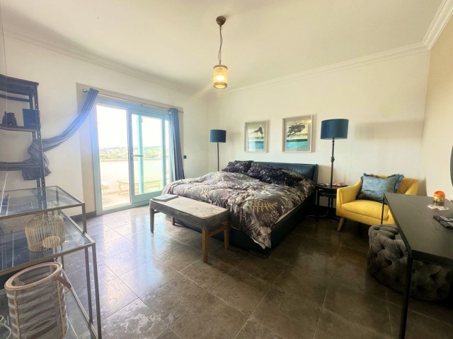 5 Bedrooms Villa in Sotogrande Alto