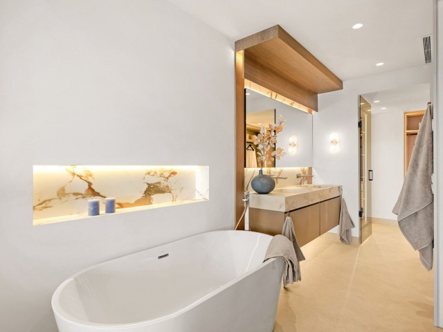 4 Bedrooms Apartment in New Golden Mile