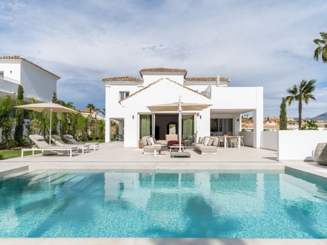 4 Schlafzimmer Villa in Casares Playa