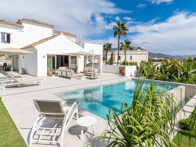 4 Schlafzimmer Villa in Casares Playa