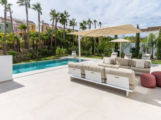 4 Schlafzimmer Villa in Casares Playa