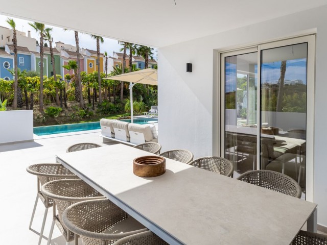 4 Schlafzimmer Villa in Casares Playa