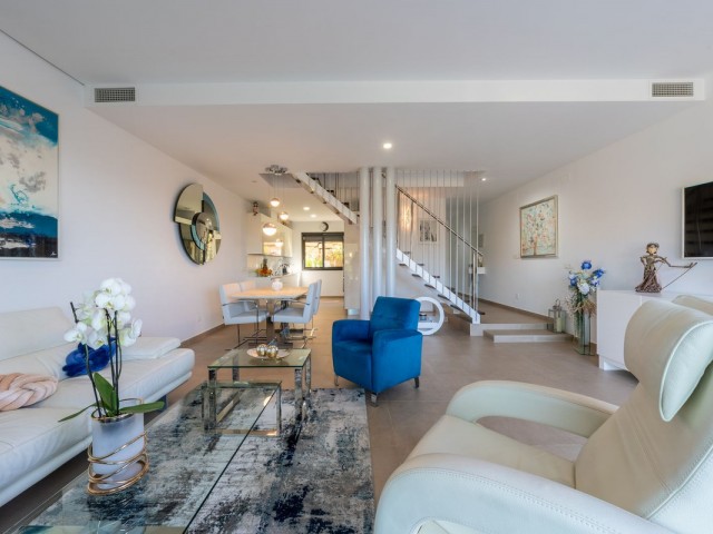 Maison mitoyenne avec 3 Chambres  à Manilva
