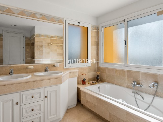 3 Schlafzimmer Apartment in Elviria