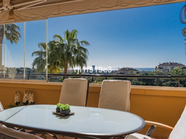 3 Bedrooms Apartment in Elviria