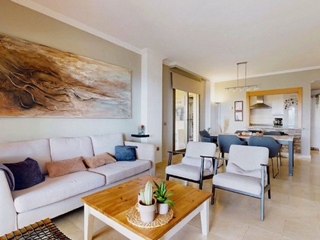 Apartamento con 4 Dormitorios  en Benahavís