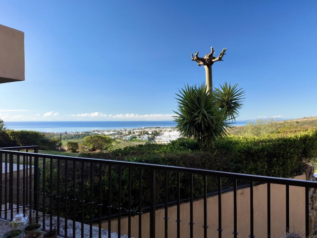 Apartamento con 4 Dormitorios  en Benahavís