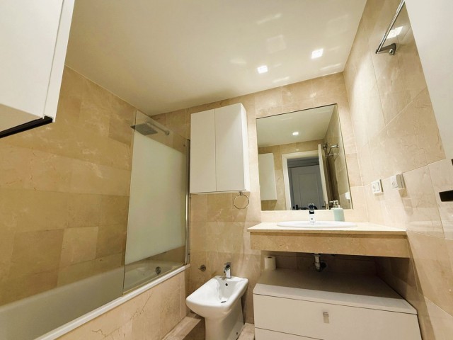 Apartamento con 2 Dormitorios  en Río Real