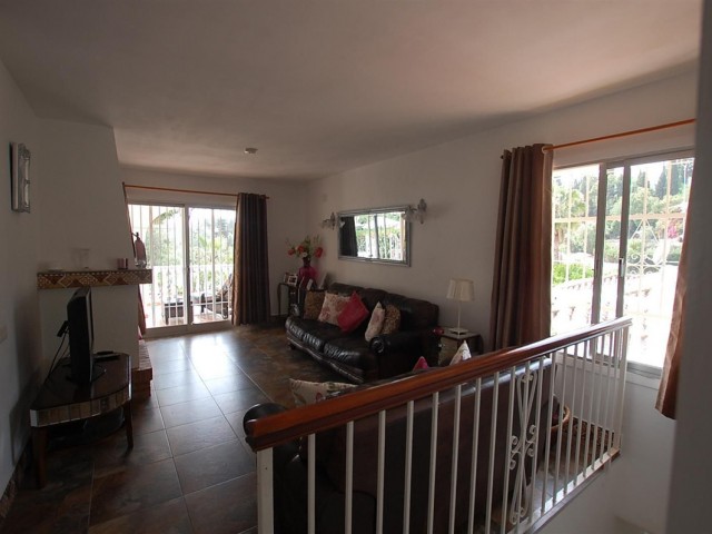 Villa con 5 Dormitorios  en Campo Mijas