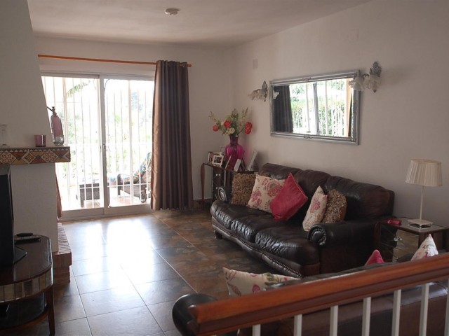 Villa con 5 Dormitorios  en Campo Mijas