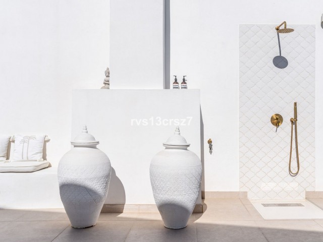 Villa con 4 Dormitorios  en El Rosario