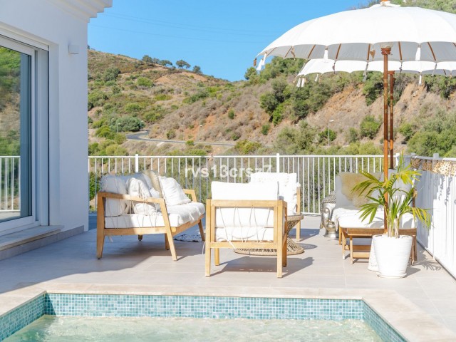 4 Slaapkamer Villa in El Rosario