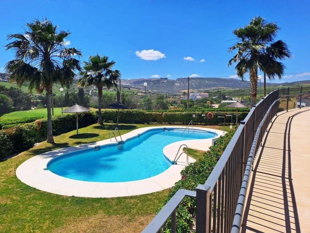 Apartamento con 2 Dormitorios  en Casares Playa