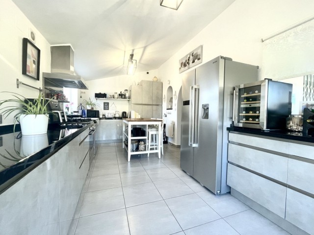 3 Makuuhuoneen Huvila Cerros del Aguila