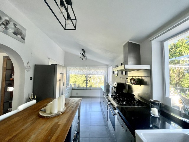 3 Makuuhuoneen Huvila Cerros del Aguila