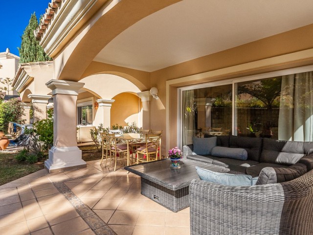 2 Schlafzimmer Apartment in Elviria