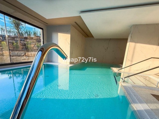 Appartement avec 3 Chambres  à Estepona