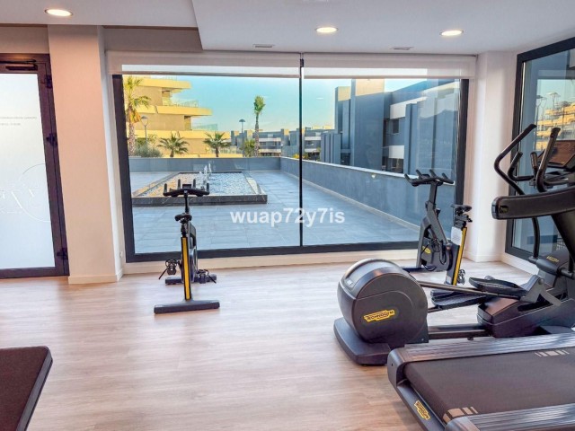 Appartement avec 3 Chambres  à Estepona