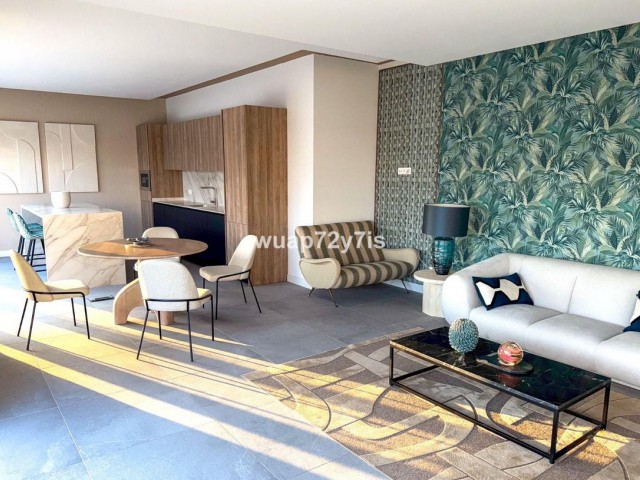 Appartement avec 3 Chambres  à Estepona