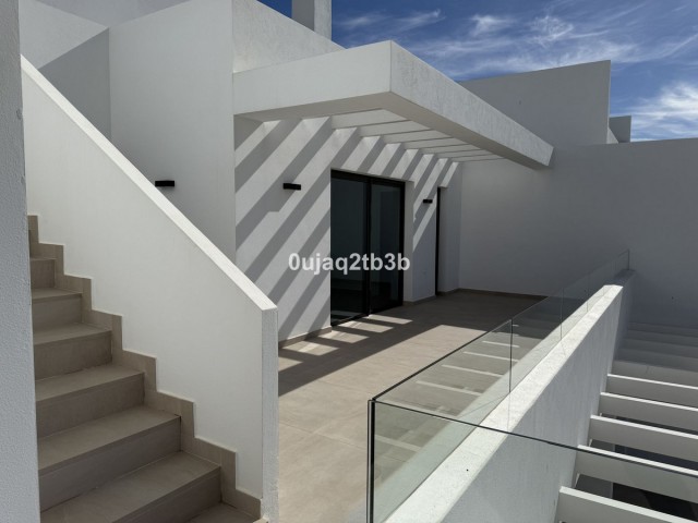 Ático con 3 Dormitorios  en Estepona