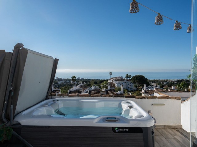 Maison mitoyenne avec 3 Chambres  à Calahonda