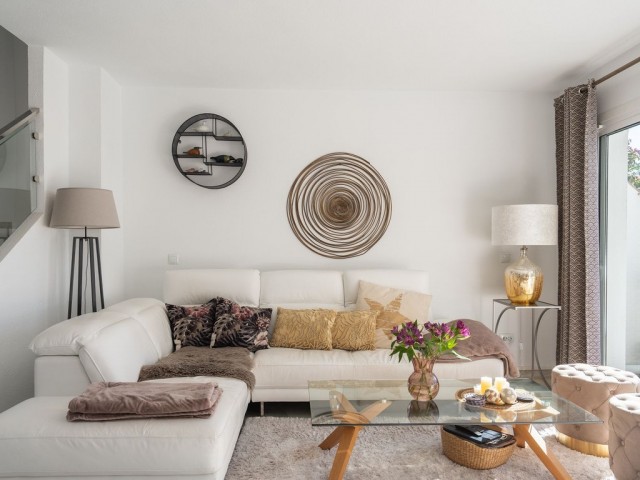 Maison mitoyenne avec 3 Chambres  à Calahonda