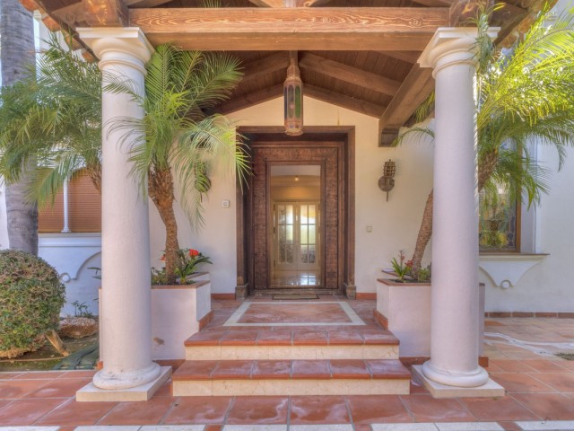 5 Makuuhuoneen Huvila Estepona