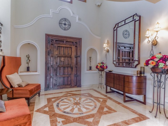 5 Makuuhuoneen Huvila Estepona