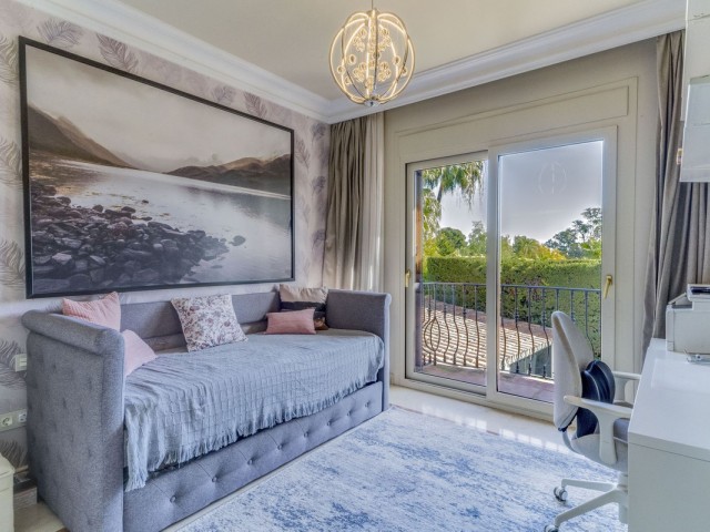 5 Makuuhuoneen Huvila Estepona