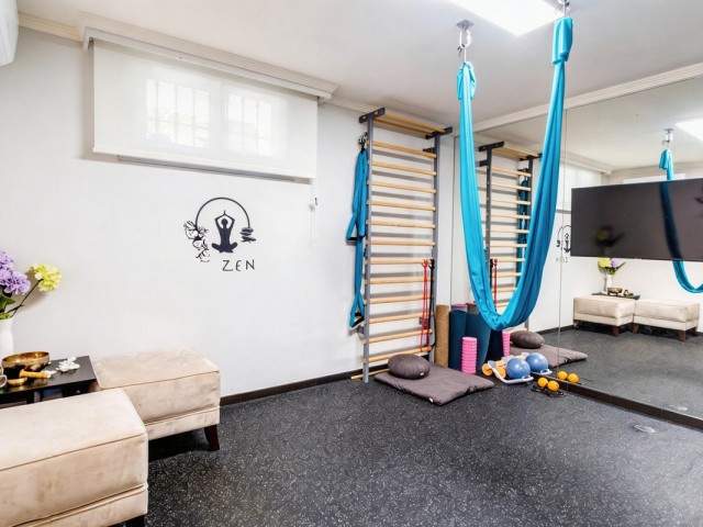 5 Makuuhuoneen Huvila Estepona