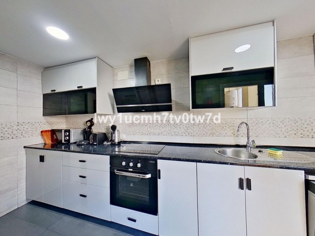 2 Makuuhuoneen Huoneisto Torrequebrada