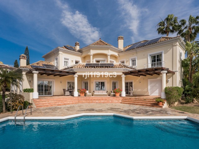 4 Schlafzimmer Villa in Elviria