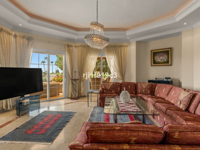 4 Schlafzimmer Villa in Elviria