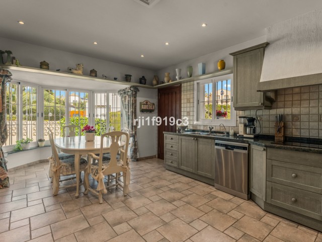 4 Schlafzimmer Villa in Elviria