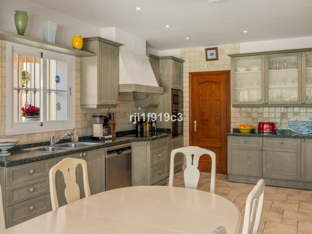 4 Schlafzimmer Villa in Elviria